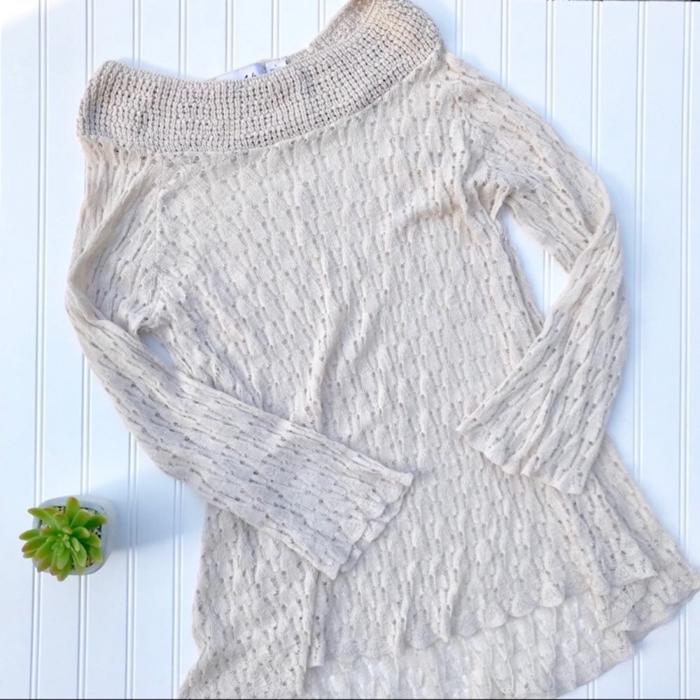 •Le Moda• eyelet knit sweater {G12}
